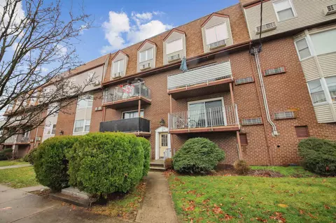 17 Zabriskie Ave #3F, Bayonne, NJ 07002