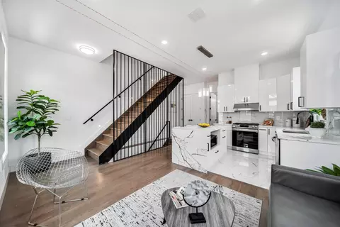 89 Lincoln St #1, Jersey City, NJ 07307