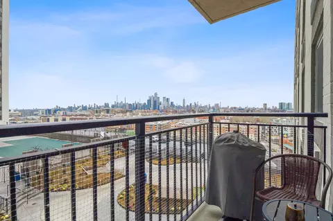 100 Manhattan Ave #312, Union City, NJ 07087