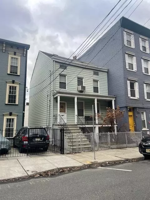 347 9th St, Jersey City, NJ 07302