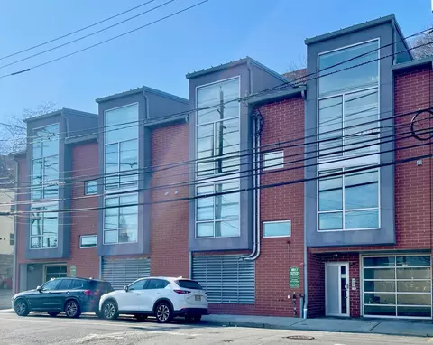 8917 Old River Rd #5, North Bergen, NJ 07047