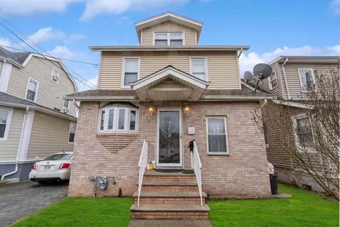 437 10th St, Carlstadt, NJ 07072