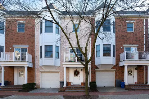 37 Independence Way #TH, Jersey City, NJ 07305