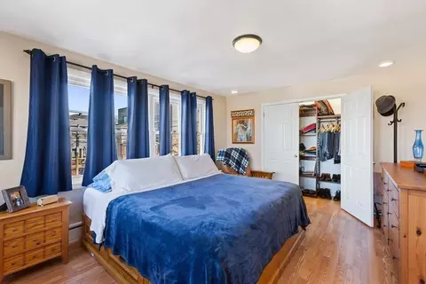 160 W 52nd St, Bayonne, NJ 07002