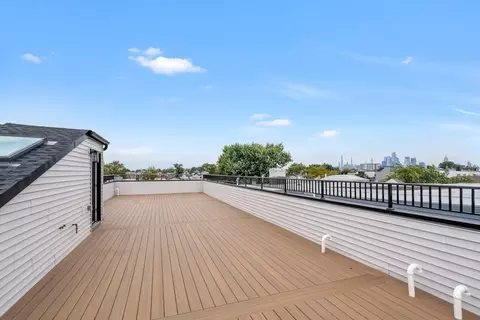 102 Lincoln St #B, Jersey City, NJ 07307