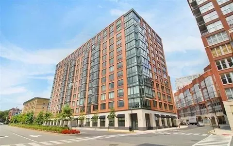 1100 Maxwell Ln #1111, Hoboken, NJ 07030