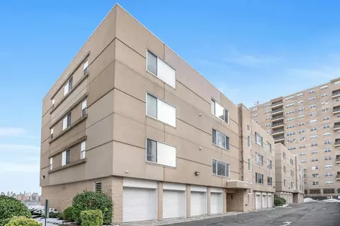 7420 Blvd E #2B, North Bergen, NJ 07047