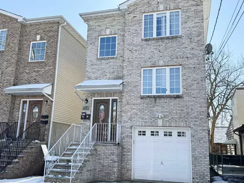 515 Cross St, Harrison, NJ 07029