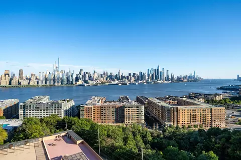 6040 Blvd E #11F, West New York, NJ 07093
