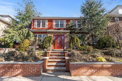 18 76th St, North Bergen, NJ 07047