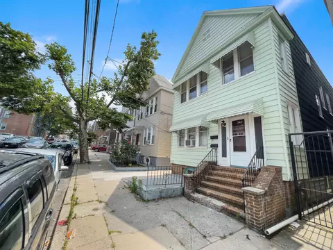 343 Armstrong Ave, Jersey City, NJ 07305
