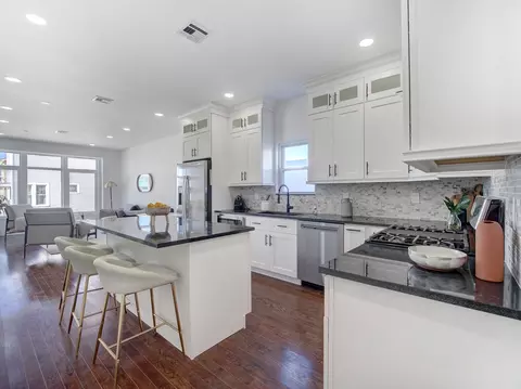 8310 Newkirk Ave, North Bergen, NJ 07047
