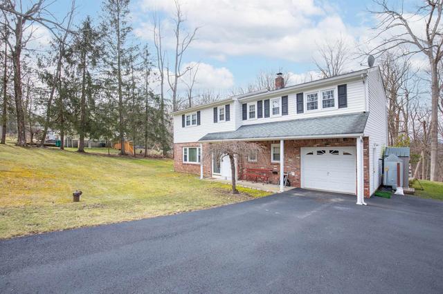 17 Clearview Ter, Sussex, NJ 07461