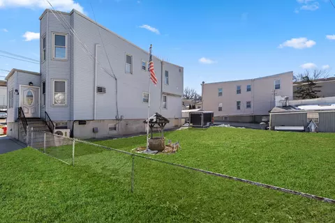 83 Centre Ave, Secaucus, NJ 07094 photo 2