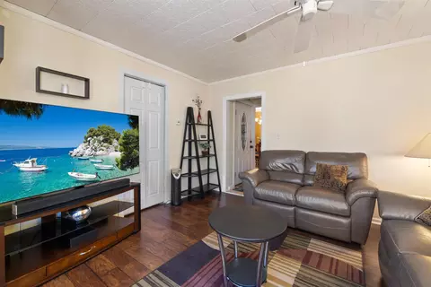 83 Centre Ave, Secaucus, NJ 07094 photo 8
