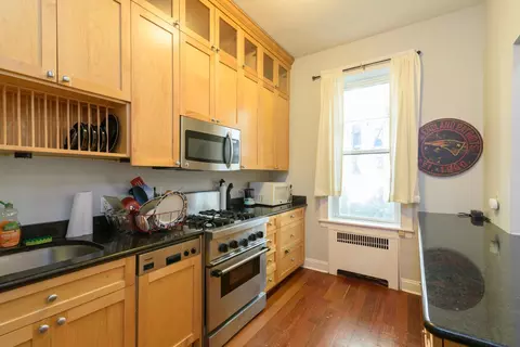 1027 Washington St #2R, Hoboken, NJ 07030