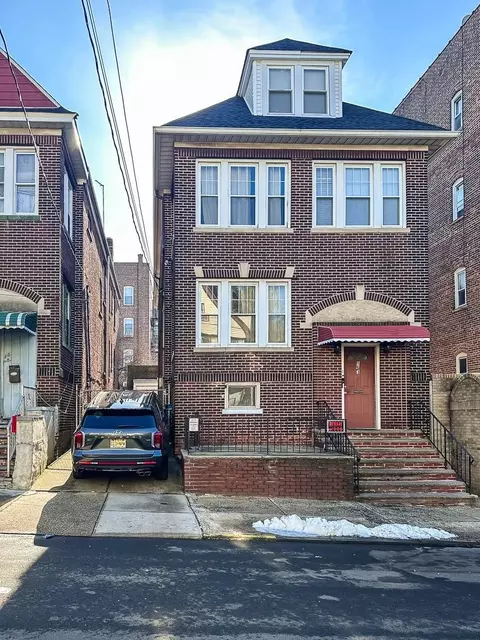 163 Orient Ave, Jersey City, NJ 07305