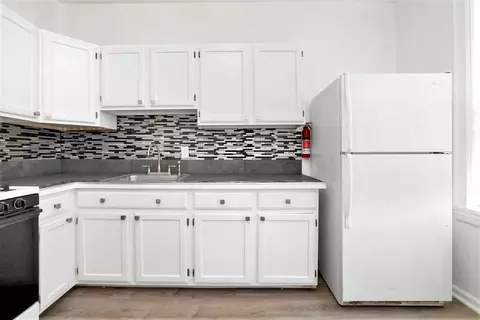 118 Seaview Ave, Jersey City, NJ 07305