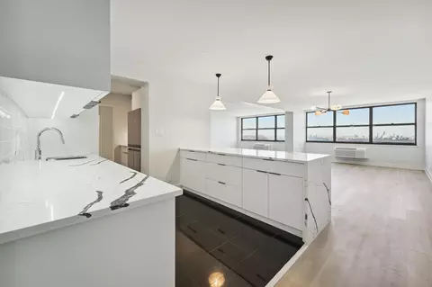 7004 Blvd E #38C, Guttenberg, NJ 07093