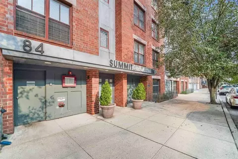 84 Adams St #5E, Hoboken, NJ 07030