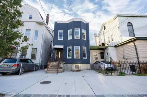 2207 Palisade Ave, Union City, NJ 07087