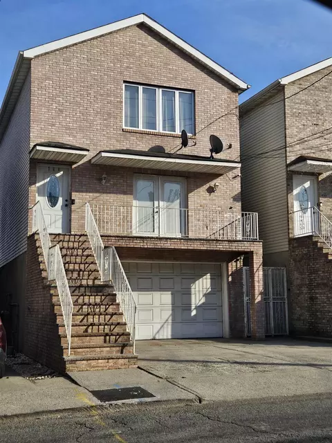 708 Garfield Ave, Jersey City, NJ 07305