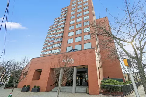 551 Observer Hwy #4E, Hoboken, NJ 07030