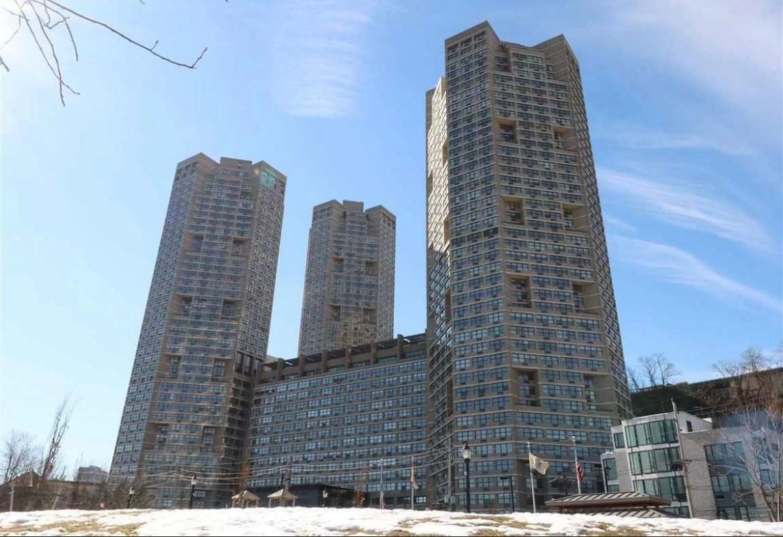 7000 Blvd E Unit 44H  