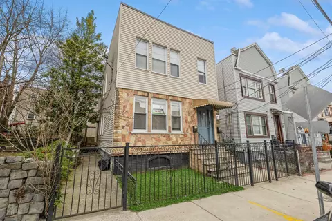 749 Garfield Ave, Jersey City, NJ 07305