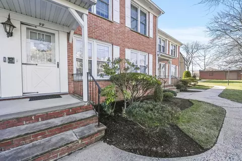 99 Briarwood Path #99, Clark, NJ 07066
