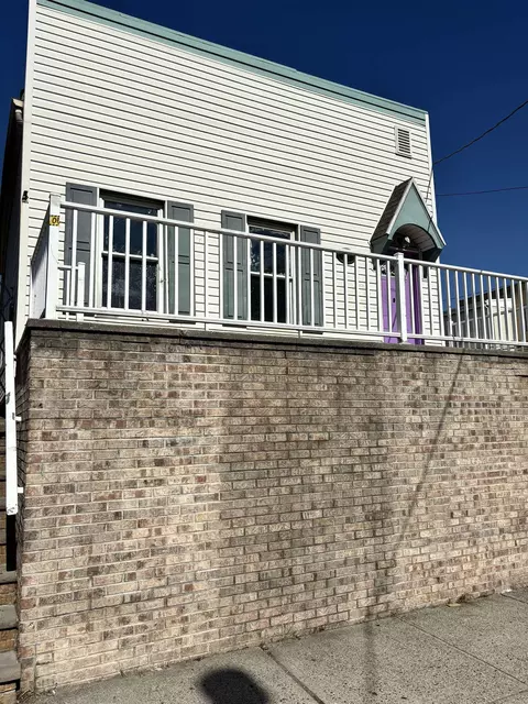 11 W 24th St, Bayonne, NJ 07002