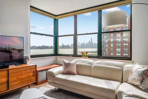 2 Constitution Ct #806, Hoboken, NJ 07030