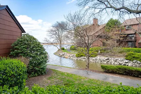 307 Sea Isle Ky, Secaucus, NJ 07094