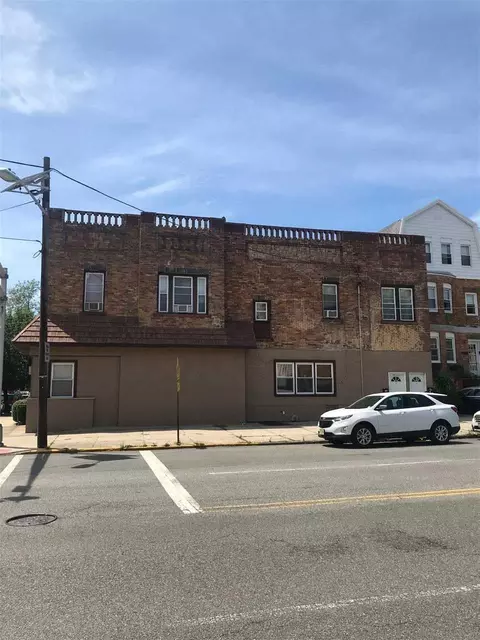 117 Avenue C, Bayonne, NJ 07002
