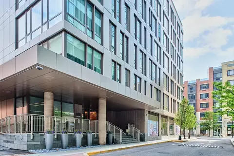 2 Shore Ln #411, Jersey City, NJ 07310