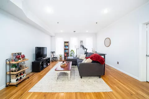901 Madison St #3D, Hoboken, NJ 07030