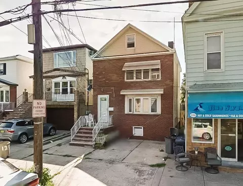 127 Hobart Ave, Bayonne, NJ 07002