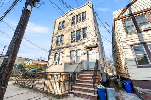 305 Cator Ave #3R, Jersey City, NJ 07305