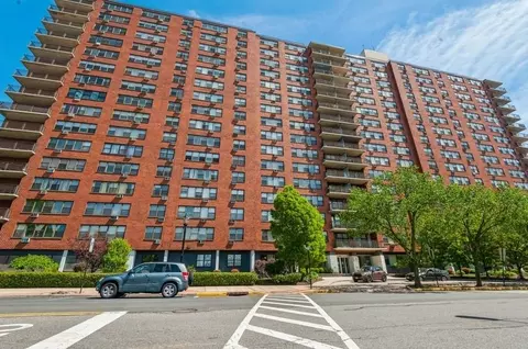 500 Central Ave #1717, Union City, NJ 07087