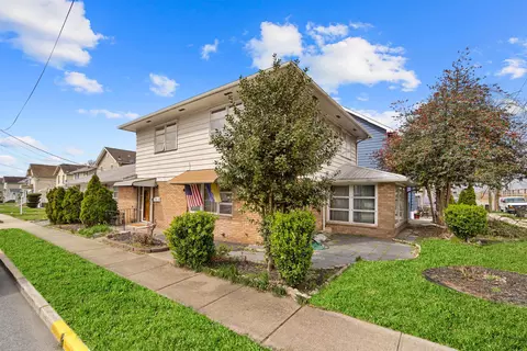 440 Rutherford Ave, Lyndhurst, NJ 07071