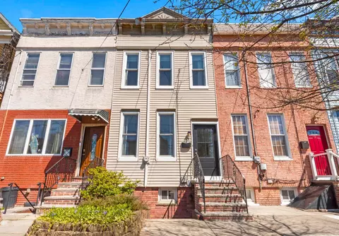 11 W 42nd St, Bayonne, NJ 07002