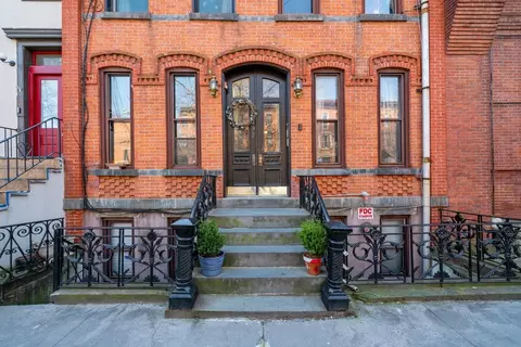 297 Pavonia Ave #3A, Jersey City, NJ 07302