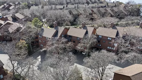 173 Sandcastle Ky, Secaucus, NJ 07094