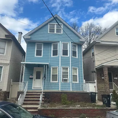 93 W 13th St, Bayonne, NJ 07002