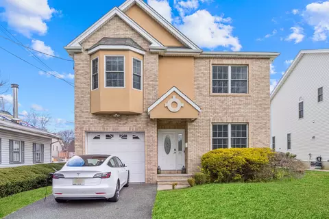 30 Lexington Ave, Rochelle Park, NJ 07662