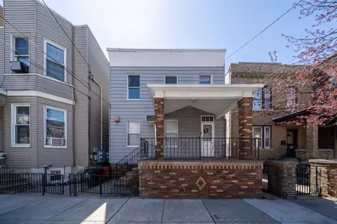 411 10th St, Union City, NJ 07087