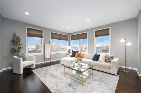 9252 Kennedy Blvd #306, North Bergen, NJ 07047