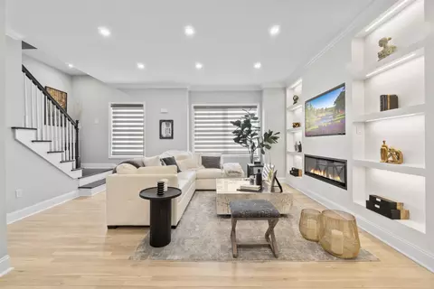 20 Columbus Cir, Bayonne, NJ 07002