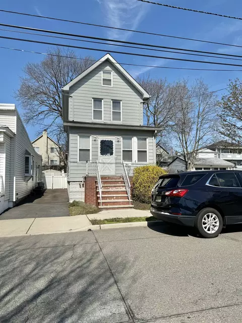 761 3rd St, Secaucus, NJ 07094