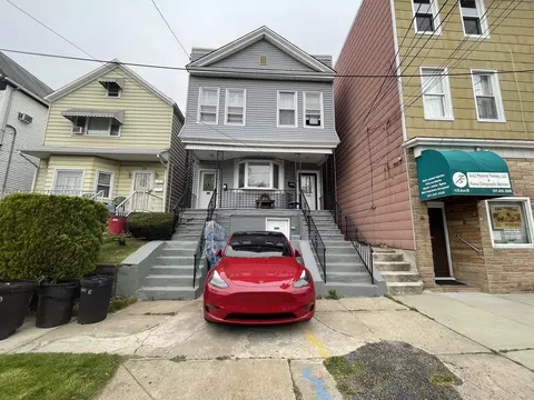 133 Avenue B, Bayonne, NJ 07002